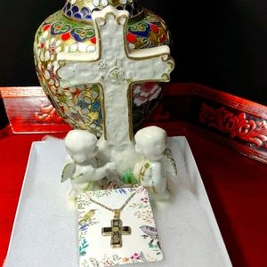 Beautiful ceramic vintage cross/cross necklace